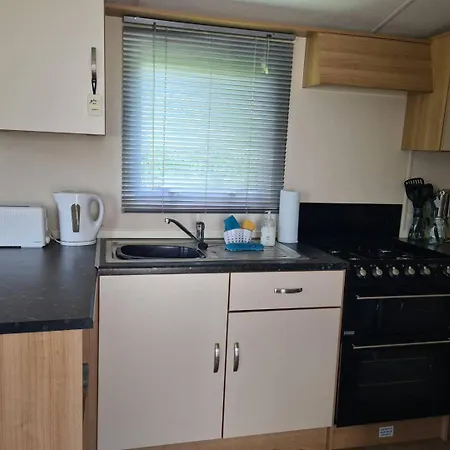 Family & Pet Friendly Seaside
